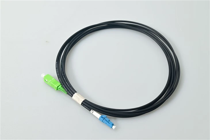 Cavo patch in fibra ottica SC APC TO LC UPC Simplex Nero