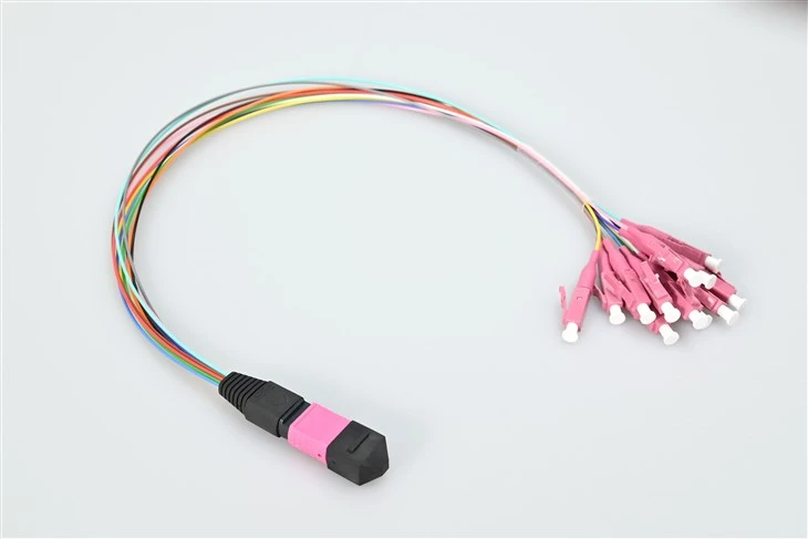 Cavi patch in fibra Mpo-lc a 12 nuclei OM4
